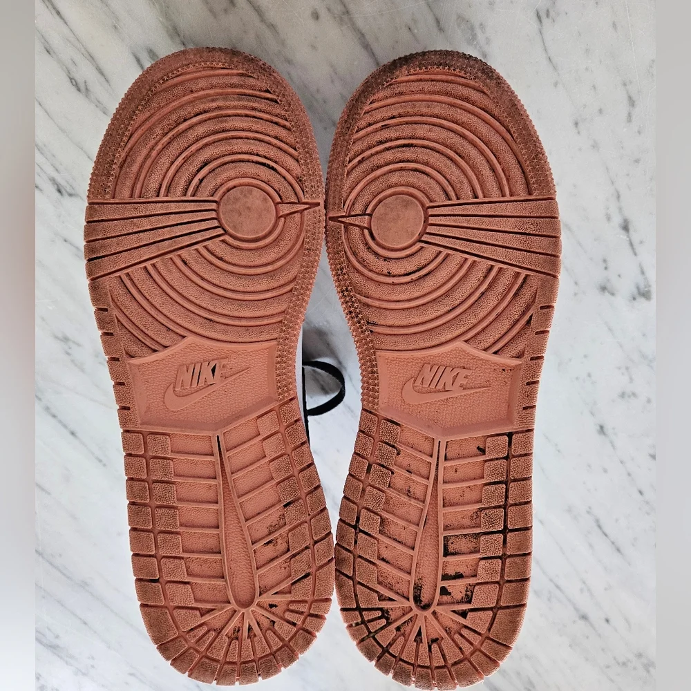Nike Air Jordan 1 Mid‎ 
